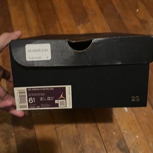 AIR jordan 12 Retros GS size 6.5 KIDS!!!